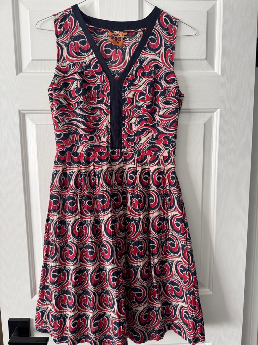 Tory Burch Navy/cherry/Cream Swirl Midi Dress. Side zip. Vneck front. Size 4